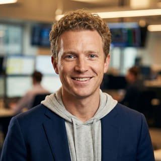 Ryan Brooks, quien aparece como analista principal de trading en Cresta Nodivo, en una imagen de perfil